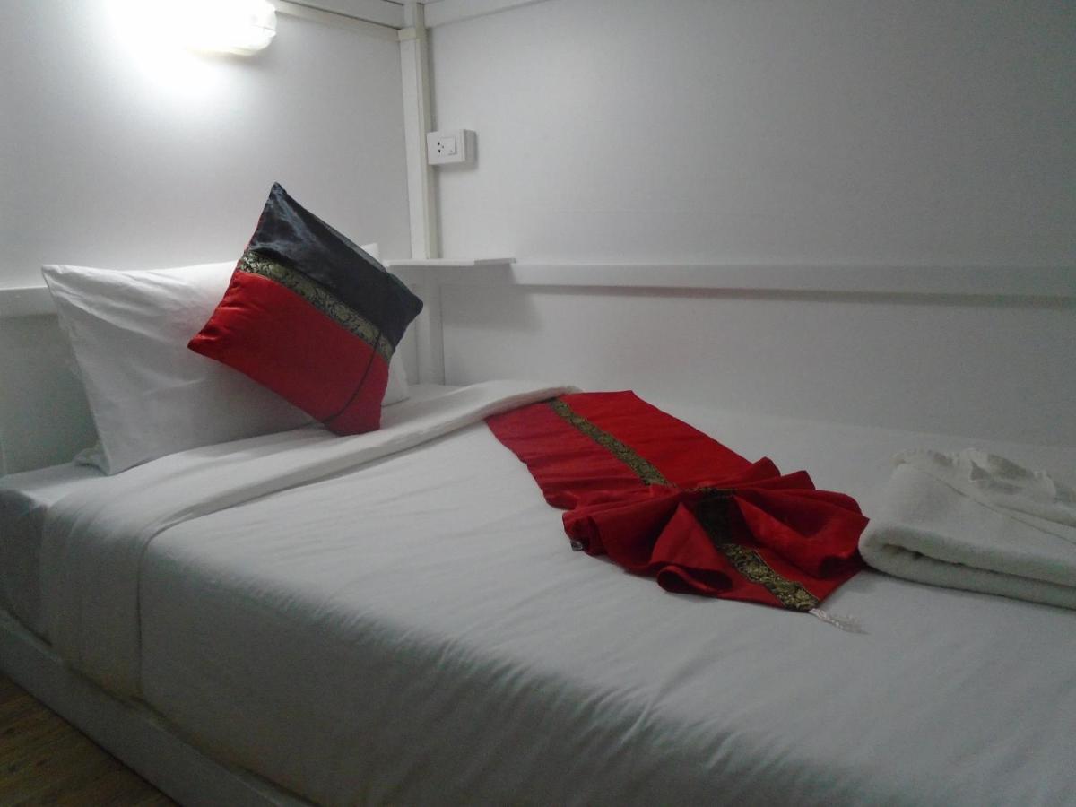 Panda Hostel Phuket (Adults Only) Patong Eksteriør billede